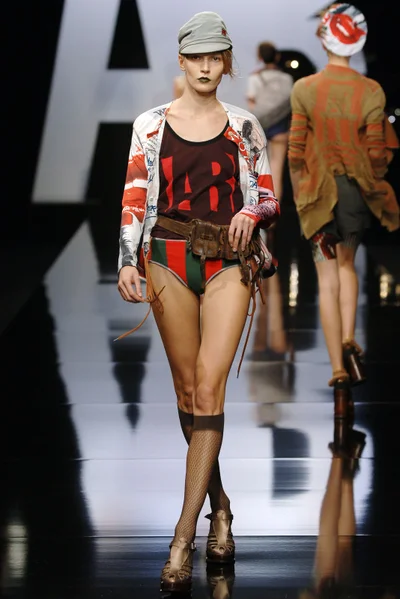 Look 3